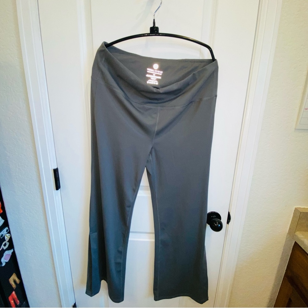 YOGALICIOUS AND Gray Flared Yoga Pants WITH SIDE SLIT IN LEGS  in Excellent cond